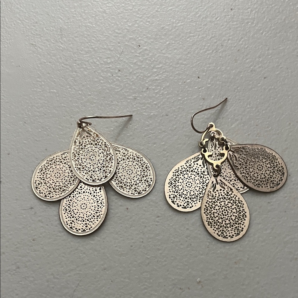 Chic Silver Teardrop Earrings